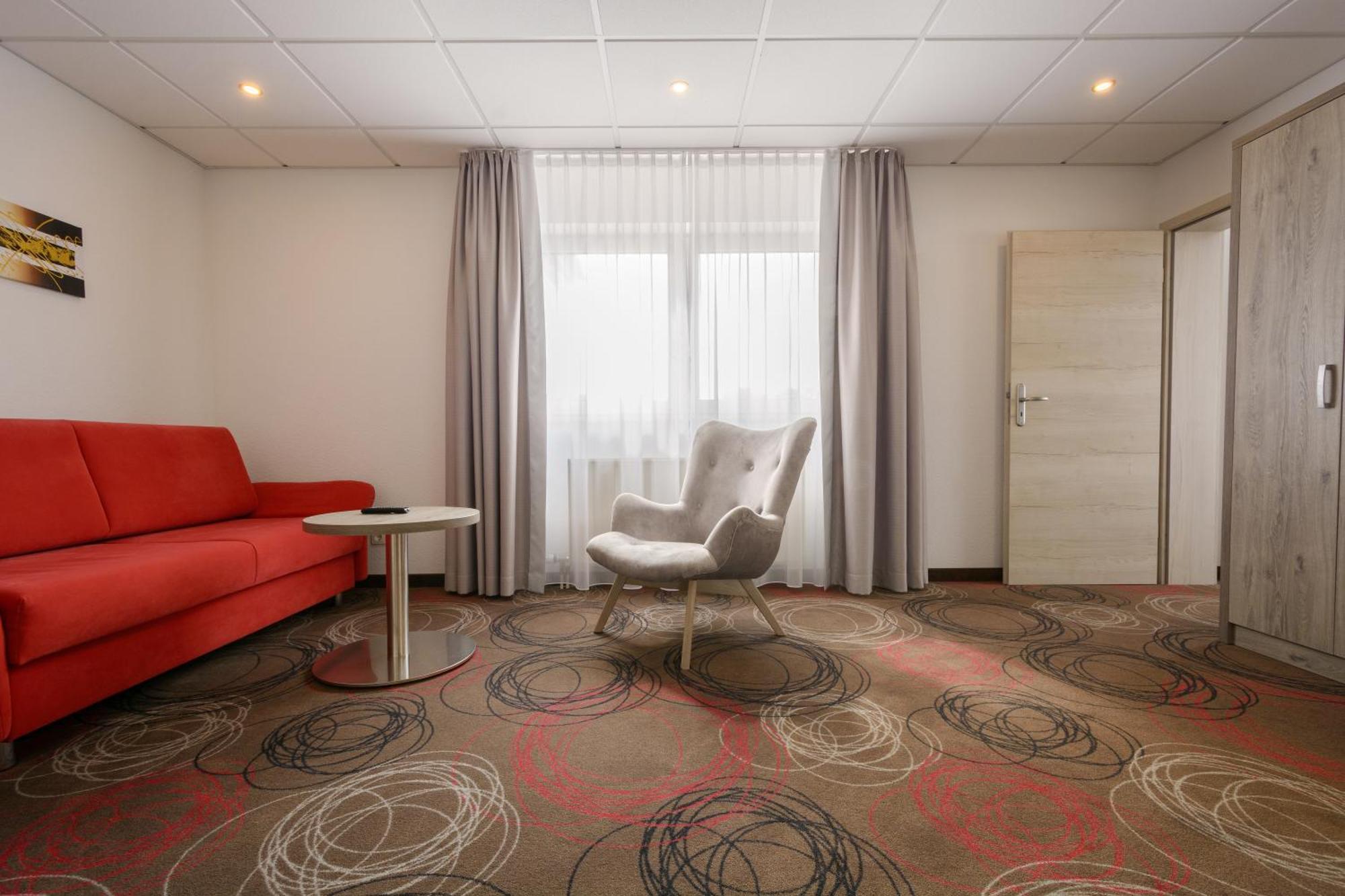 Hotel Engelhorn Лаймен Экстерьер фото