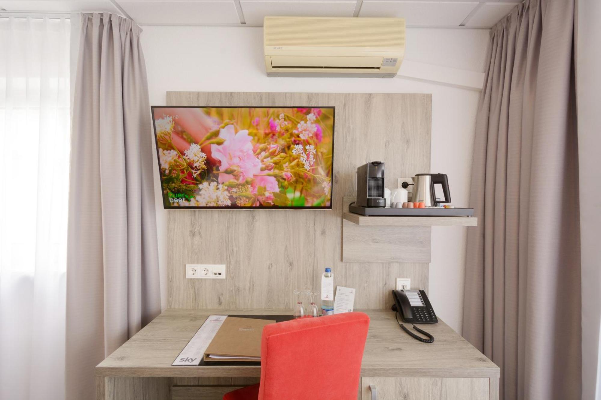 Hotel Engelhorn Лаймен Экстерьер фото