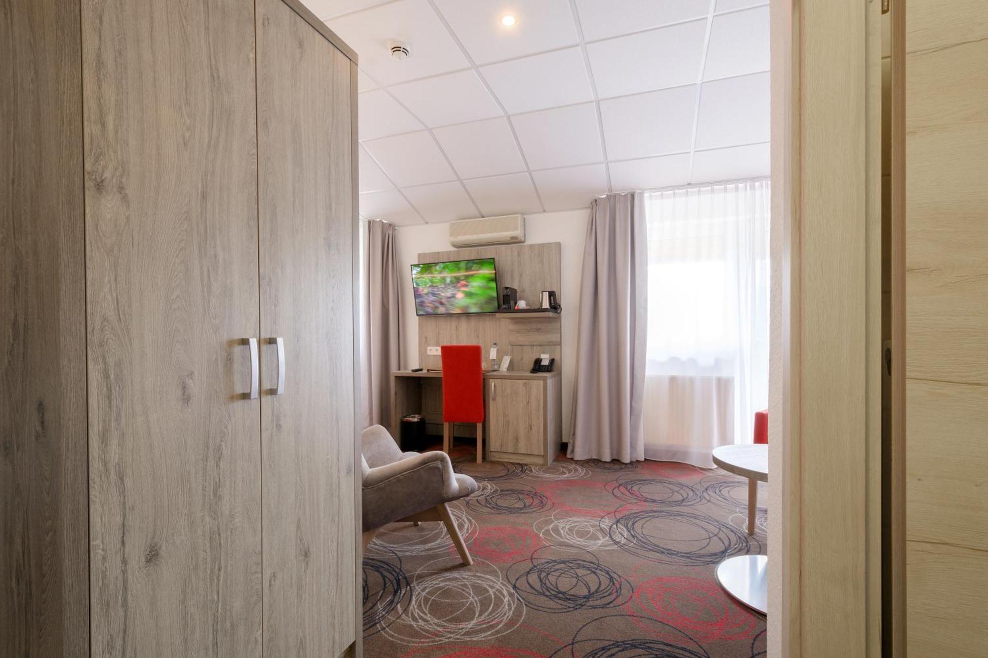 Hotel Engelhorn Лаймен Экстерьер фото