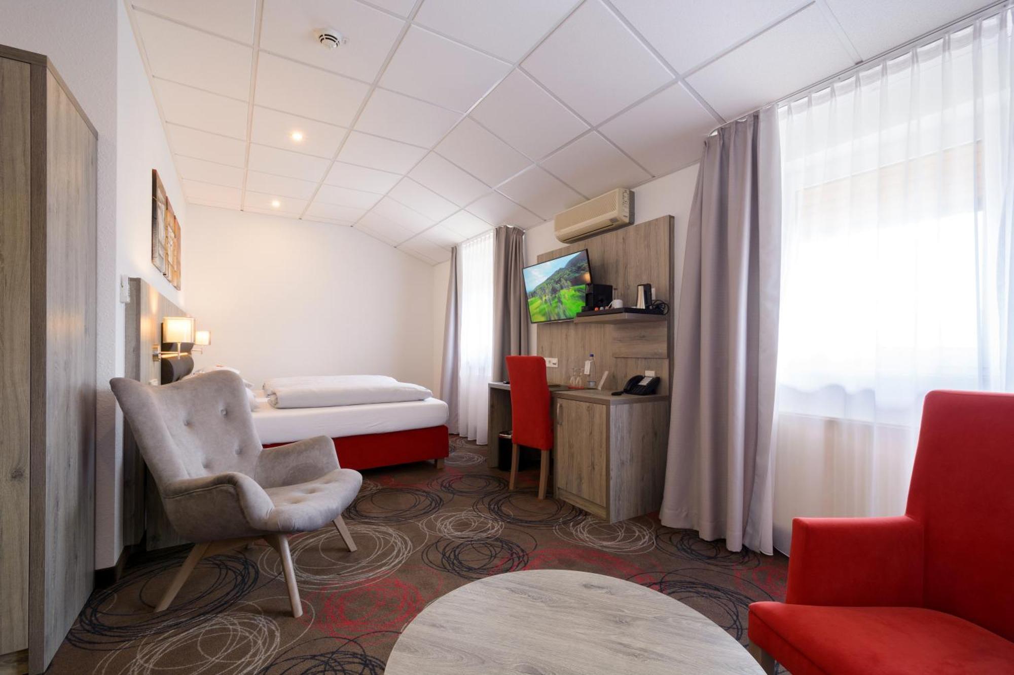 Hotel Engelhorn Лаймен Экстерьер фото