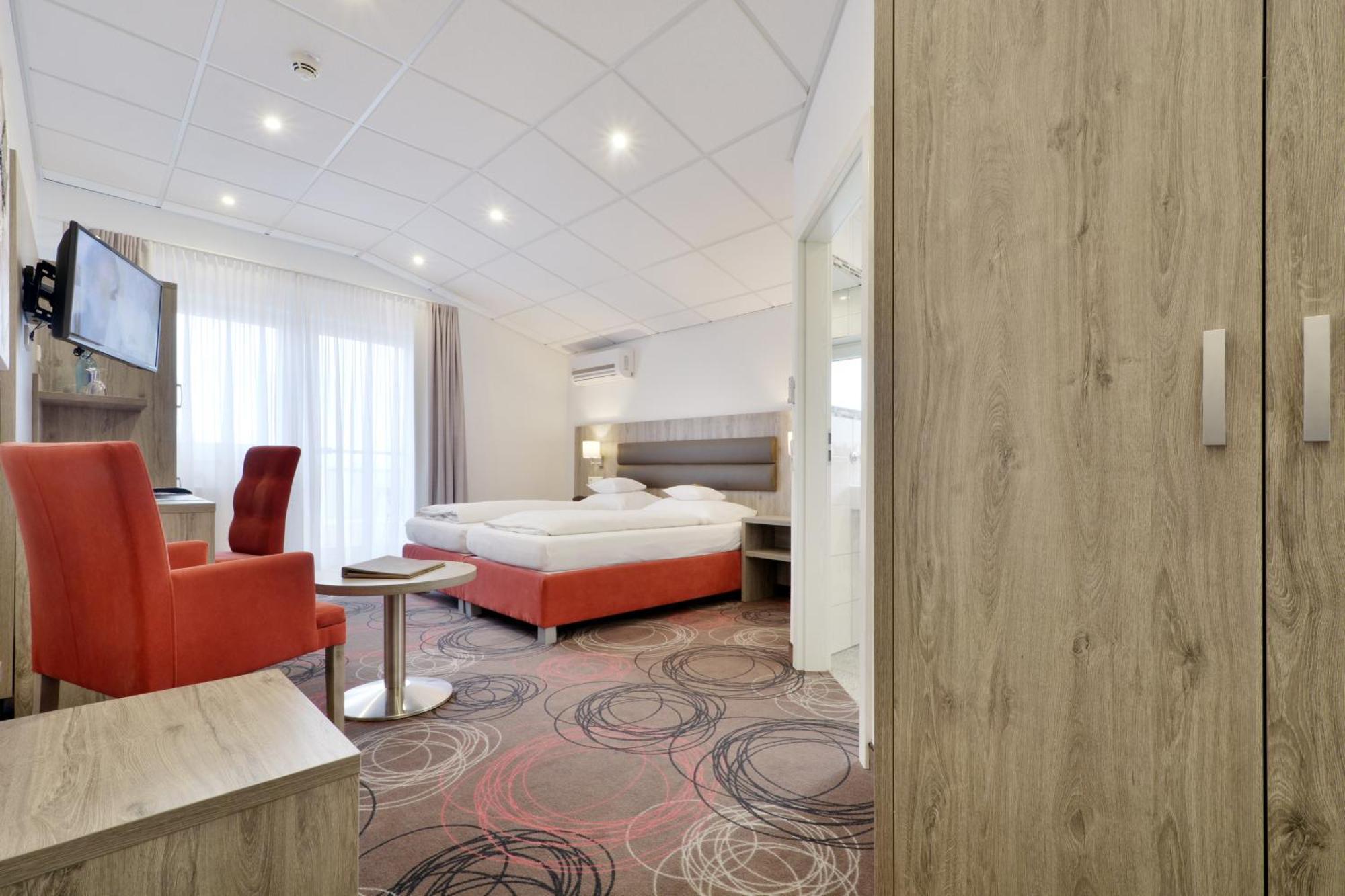 Hotel Engelhorn Лаймен Экстерьер фото