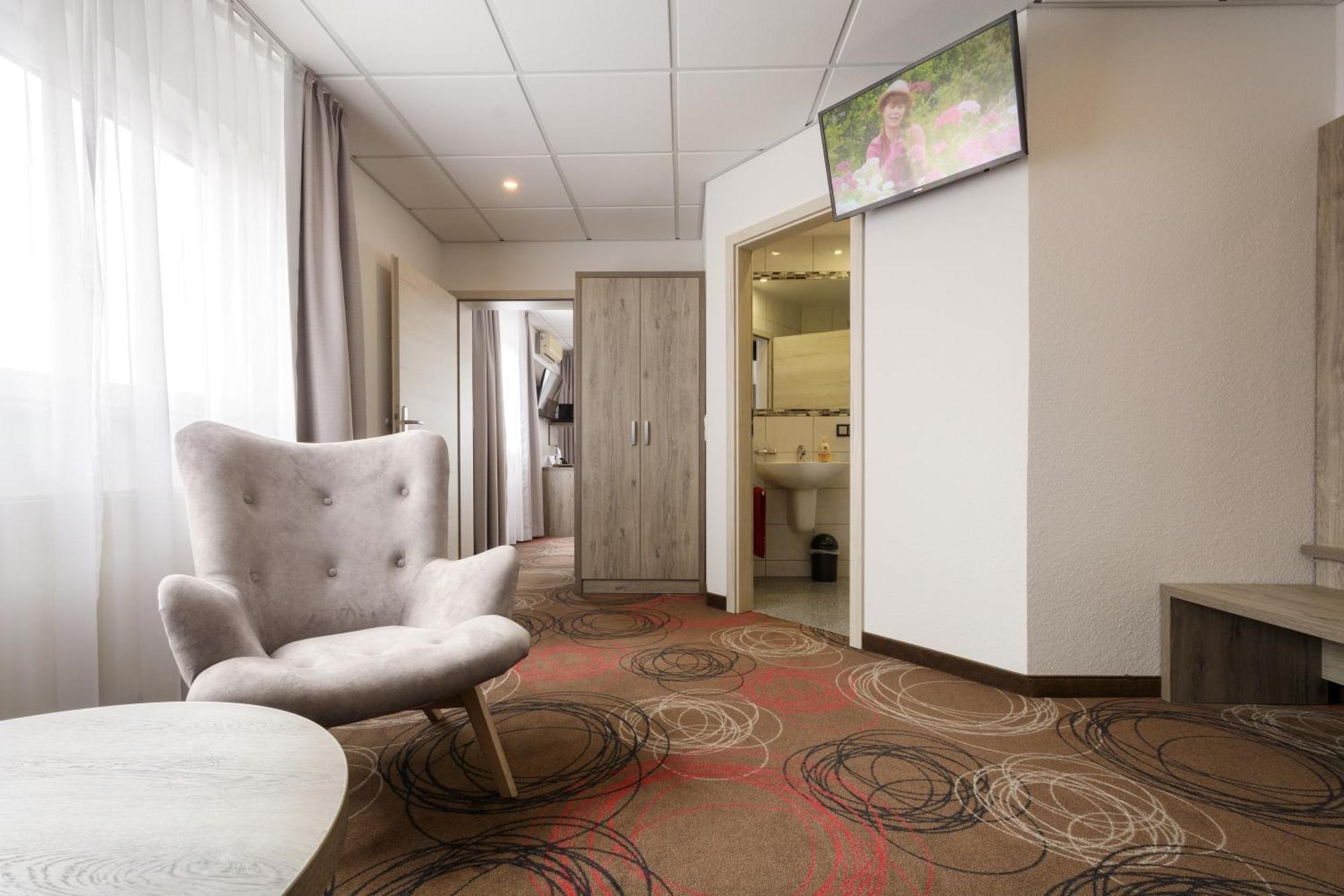 Hotel Engelhorn Лаймен Экстерьер фото