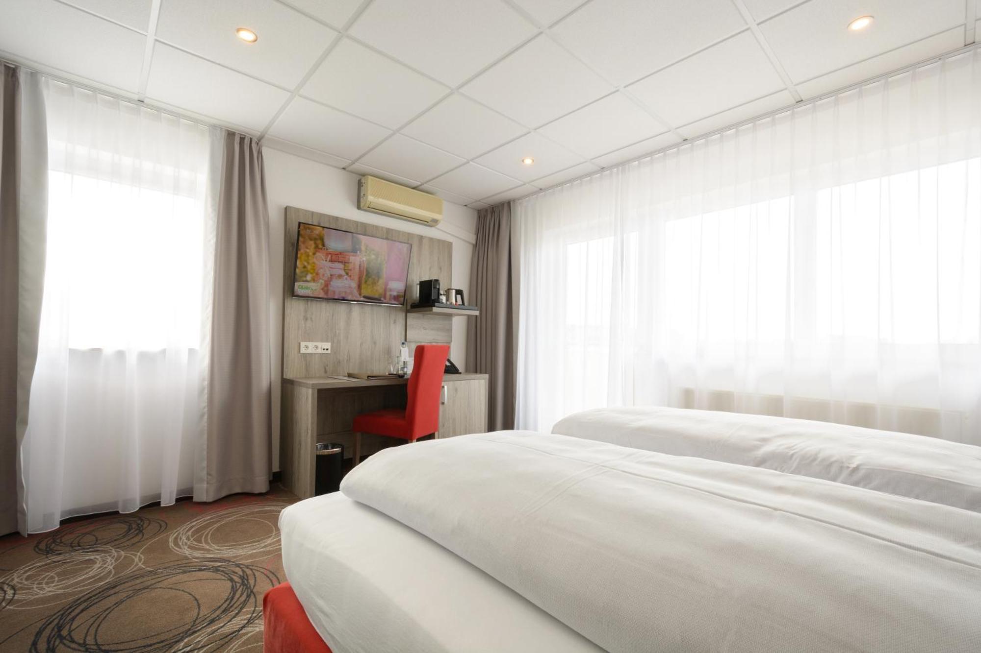 Hotel Engelhorn Лаймен Экстерьер фото