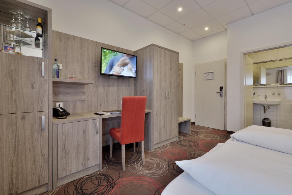 Hotel Engelhorn Лаймен Экстерьер фото