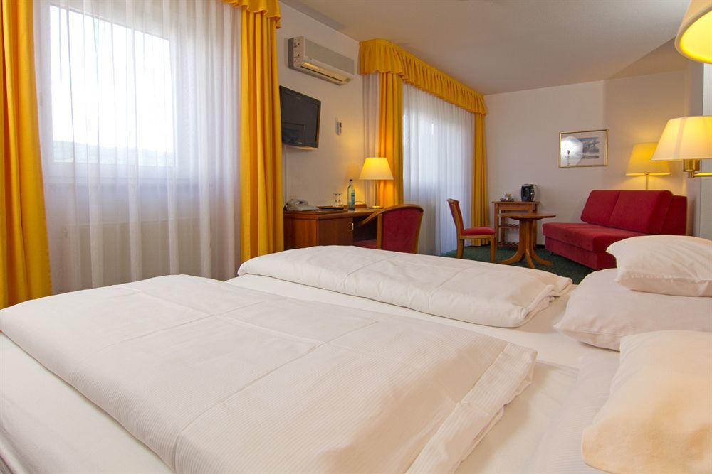 Hotel Engelhorn Лаймен Экстерьер фото