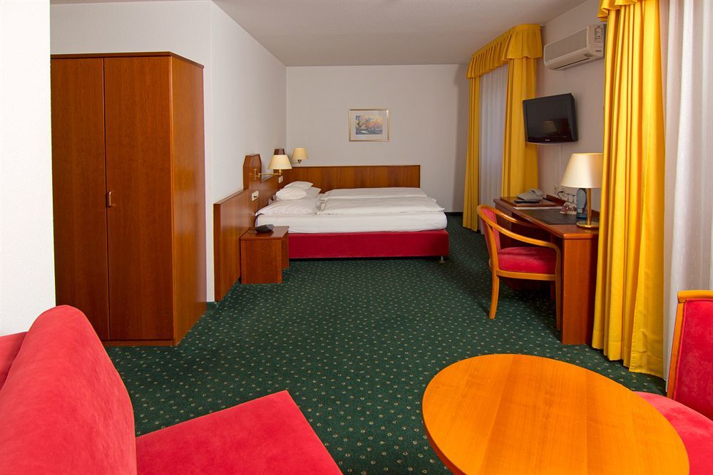 Hotel Engelhorn Лаймен Экстерьер фото