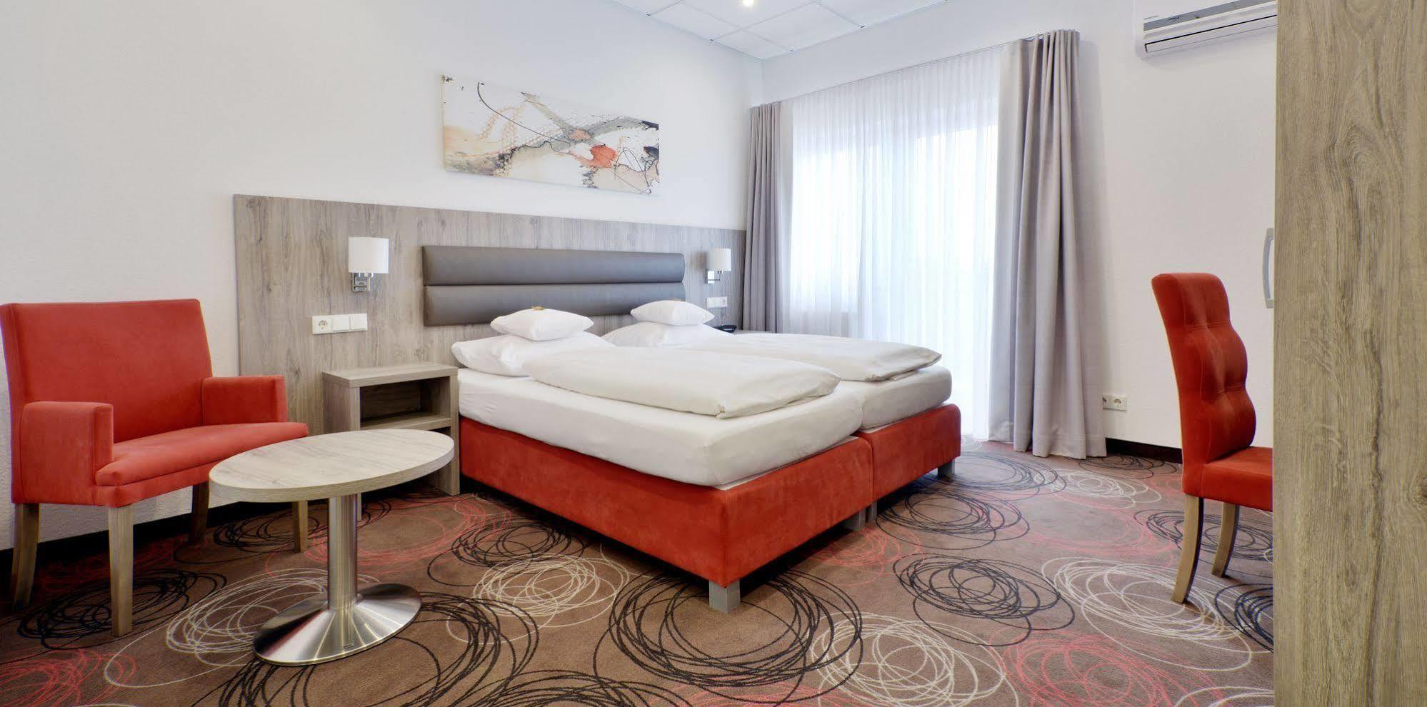 Hotel Engelhorn Лаймен Экстерьер фото